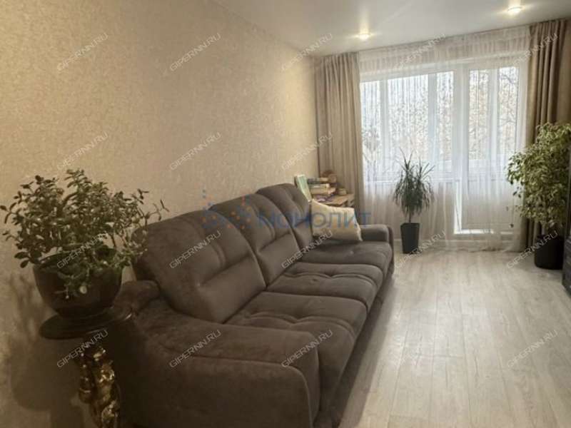 трёхкомнатная квартира на улице Коминтерна дом 16