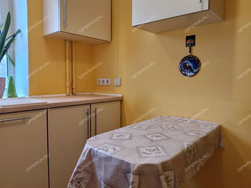 двухкомнатная квартира на улице Героя Советского Союза Поющева дом 19