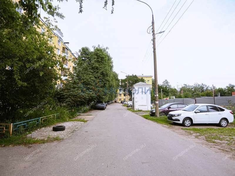 трёхкомнатная квартира на улице 50-летия Победы дом 6/2