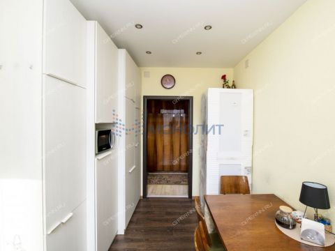 4-komnatnaya-ul-surikova-d-16 фото