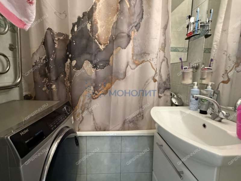 трёхкомнатная квартира на улице Красных Зорь дом 17