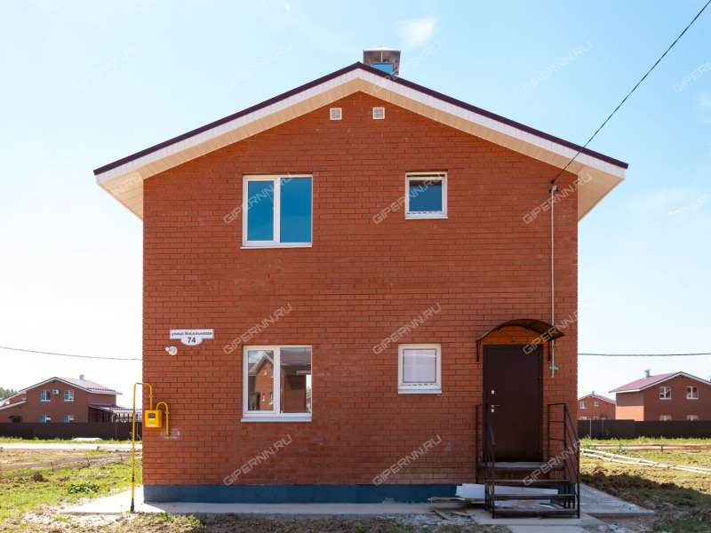 дом на Малиновая деревня Крутая