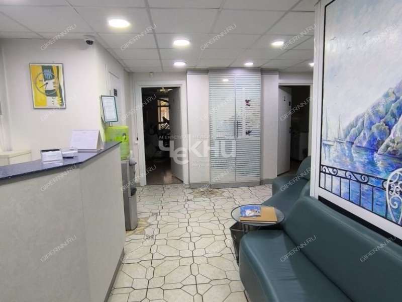 помещение под недвижимость под медицинские учреждения на улице Звездинка