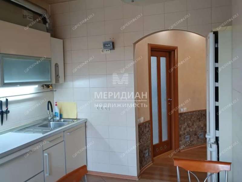 трёхкомнатная квартира на Светлоярской улице дом 2