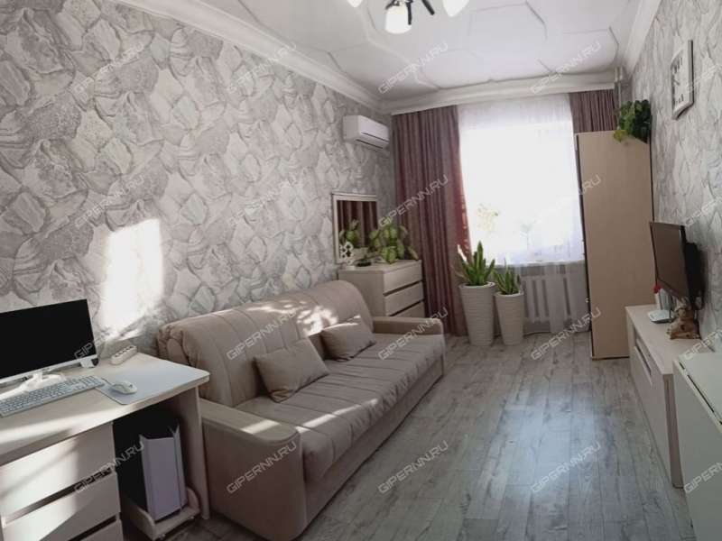 комната в доме 1 на улице Космонавта Комарова