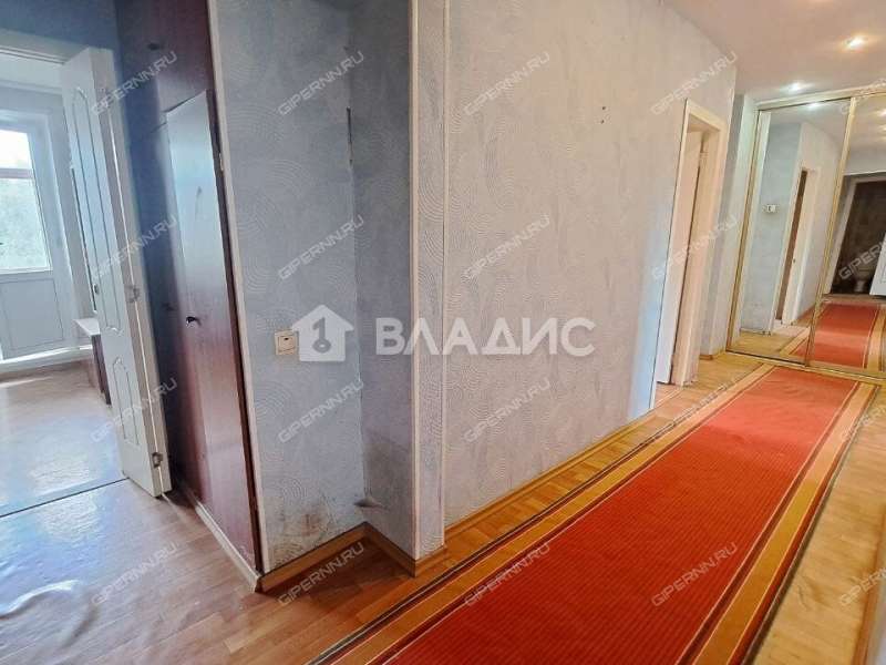 четырёхкомнатная квартира на улице Краснодонцев дом 19