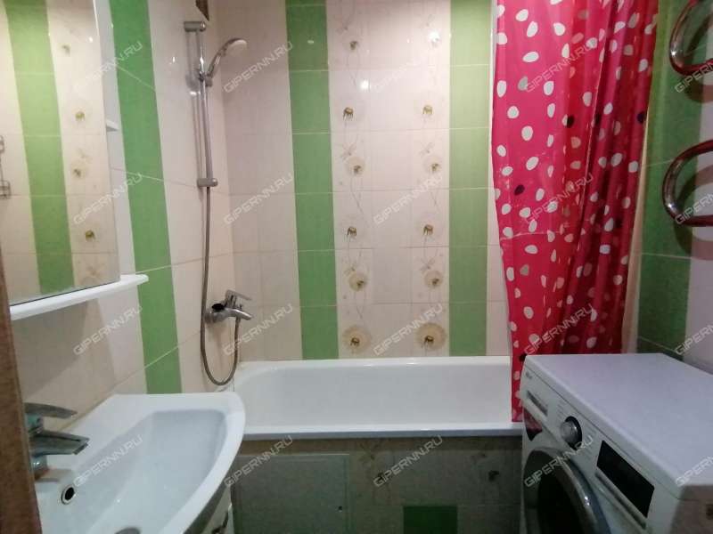 двухкомнатная квартира в 2-м микрорайоне дом 4 город Кстово