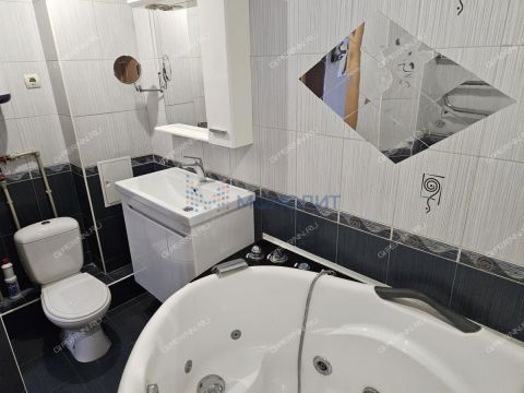 2-komnatnaya-ul-rodionova-d-189-24 фото