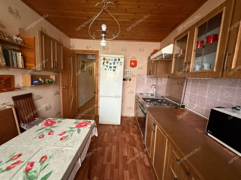 трёхкомнатная квартира на Большой Покровской улице дом 58