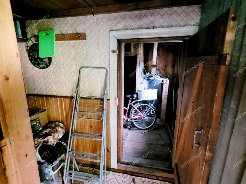 дом на  буревестник