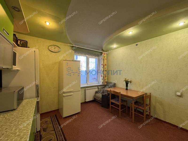 трёхкомнатная квартира на улице Александра Хохлова дом 1