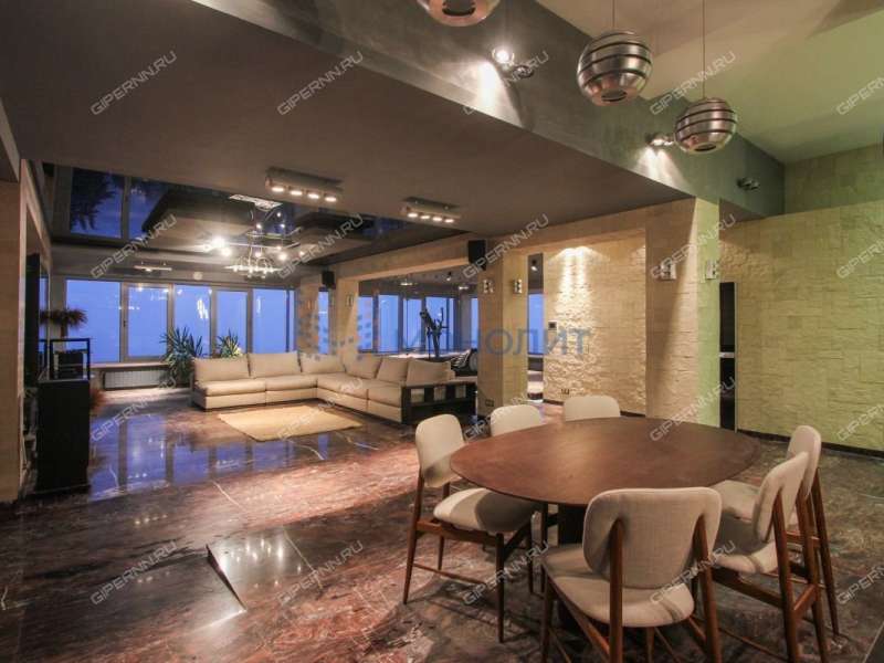 пятикомнатная квартира на Верхне-Волжской набережной дом 2б