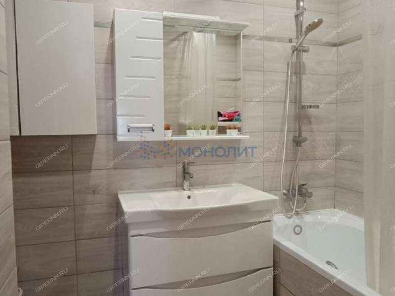 трёхкомнатная квартира на улице Родионова дом 165 к3