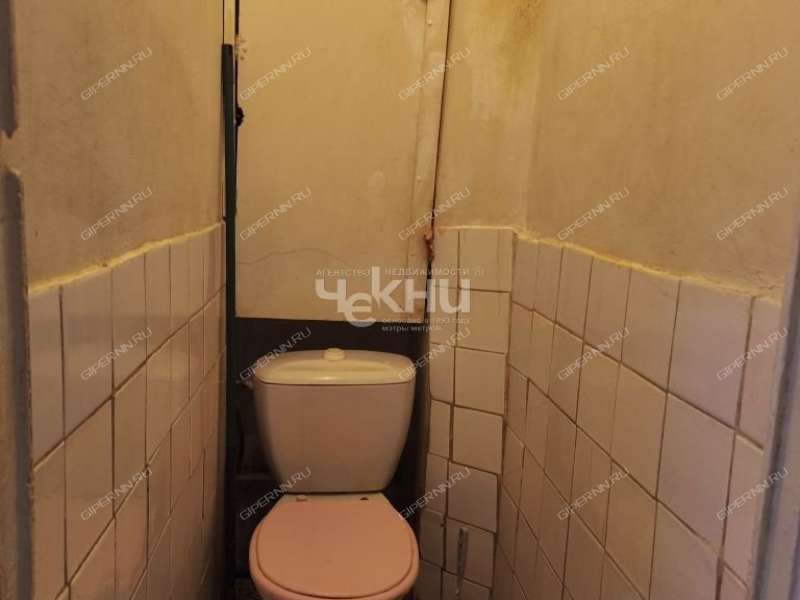 трёхкомнатная квартира в 6-м микрорайоне дом 21