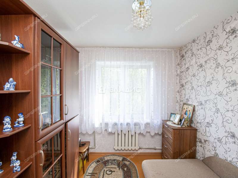 трёхкомнатная квартира на улице Островского дом 1