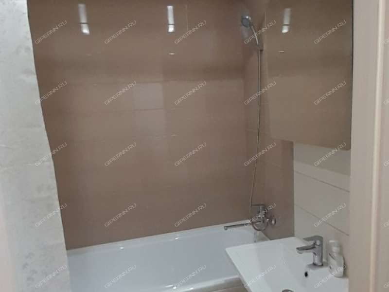 трёхкомнатная квартира на проспекте Героев Донбасса дом 16