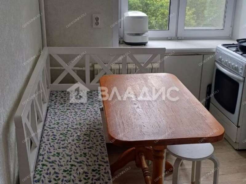 трёхкомнатная квартира на улице Героя Советского Союза Усилова дом 1 к4