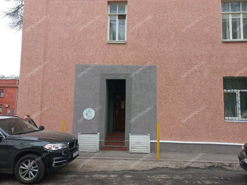 помещение под офис, торговую площадь на улице Минина