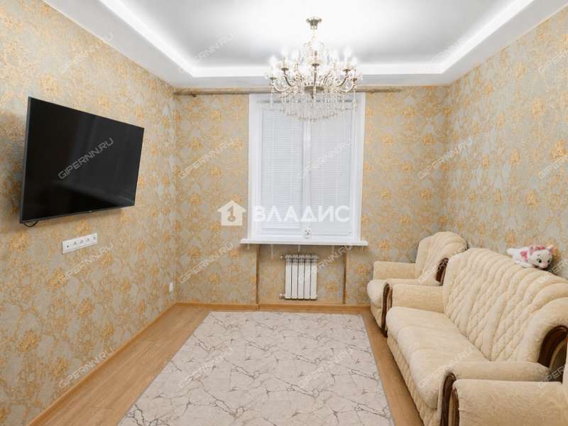 трёхкомнатная квартира на Подворной улице дом 15А