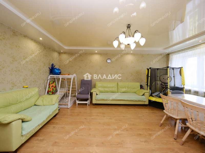 трёхкомнатная квартира на Заречном бульваре дом 1
