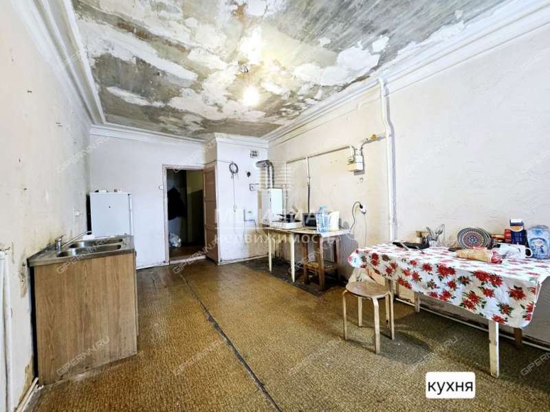 четырёхкомнатная квартира на улице Литвинова дом 40