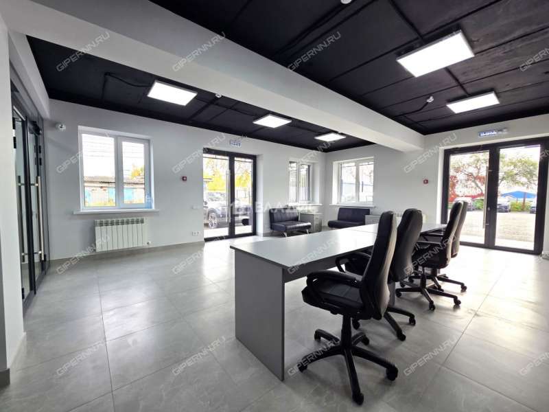 здание под офис, торговую площадь на улице Ларина