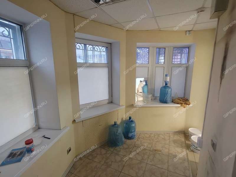 помещение под торговую площадь на Керченская ул,д. 14а