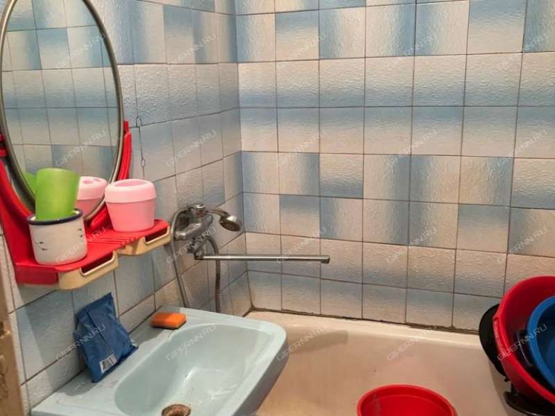 трёхкомнатная квартира на улице Коминтерна дом 22