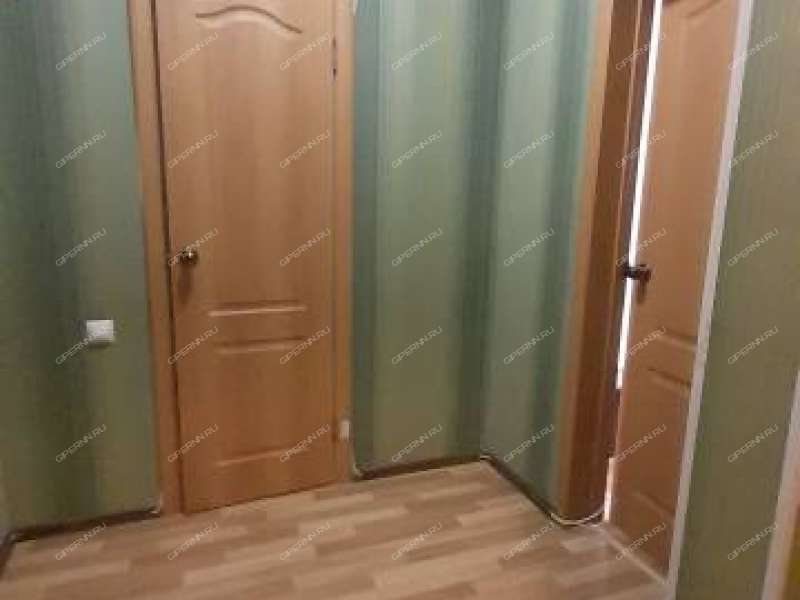однокомнатная квартира на бульваре 60-летия Октября дом 23к3
