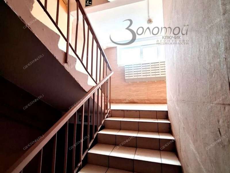 трёхкомнатная квартира на улице Красных Зорь дом 11