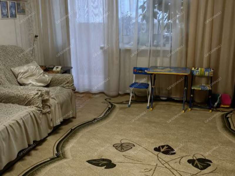 трёхкомнатная квартира на улице Октябрьской Революции дом 42