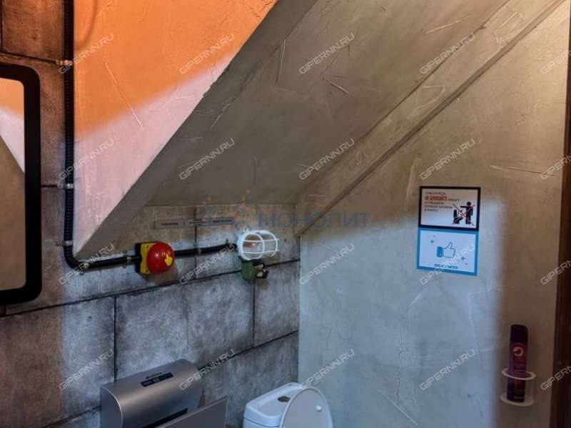 здание под недвижимость для отдыха, развлечений, недвижимость для спорта, фитнеса на улице 40 лет Октября