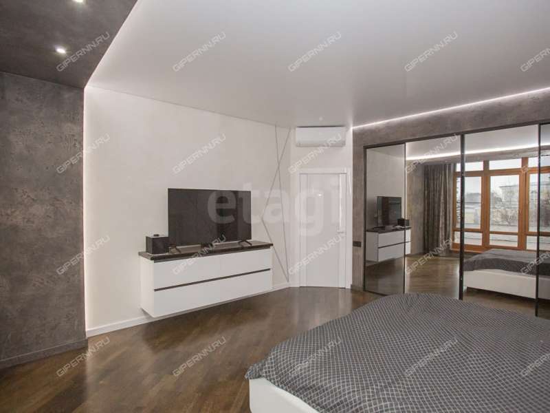 трёхкомнатная квартира на улице Минина дом 29