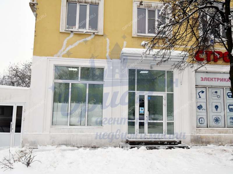 помещение под помещение свободного назначения на улице Октябрьской Революции