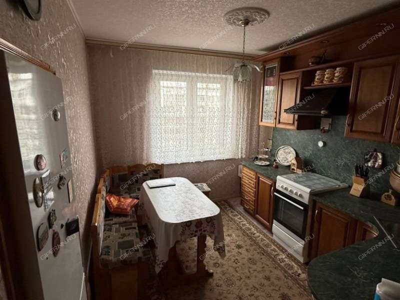 трёхкомнатная квартира на улице Политбойцов дом 8