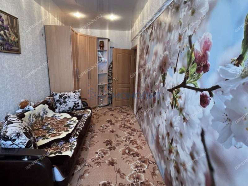 трёхкомнатная квартира на проспекте Гагарина дом 66