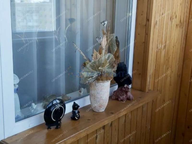 трёхкомнатная квартира на улице Верхнепечёрская дом 8