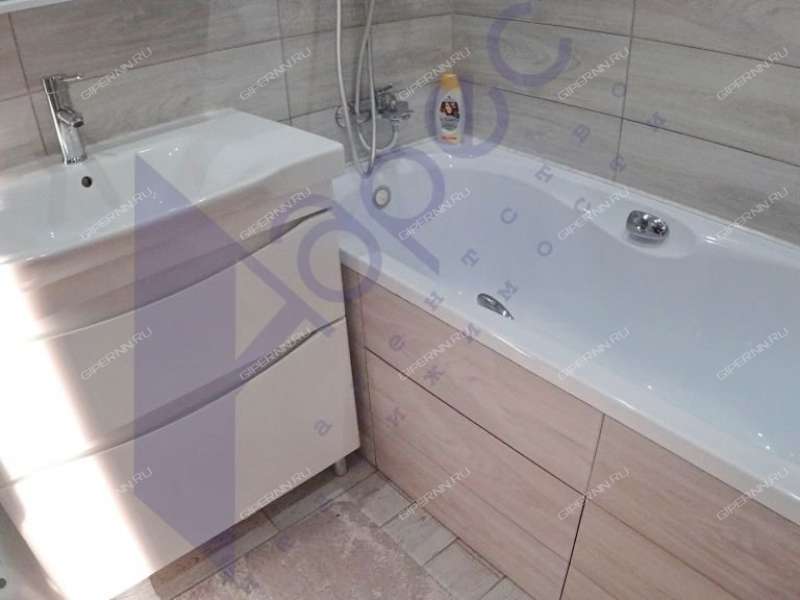 трёхкомнатная квартира на улице Родионова дом 165 к3