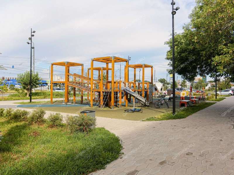 трёхкомнатная квартира на Мещерском бульваре дом 2