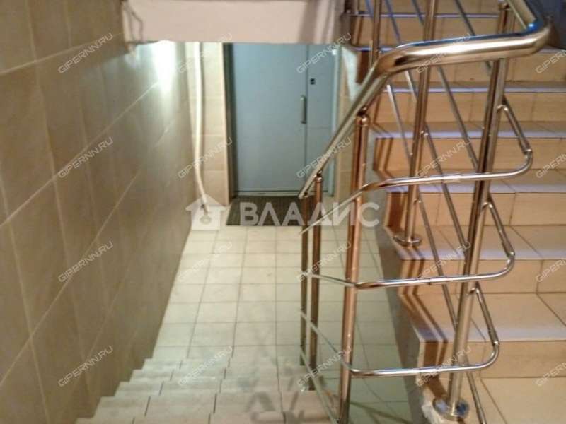 трёхкомнатная квартира на улице Героя Советского Союза Усилова дом 8