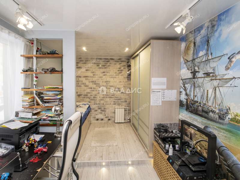 трёхкомнатная квартира на улице Карла Маркса дом 52