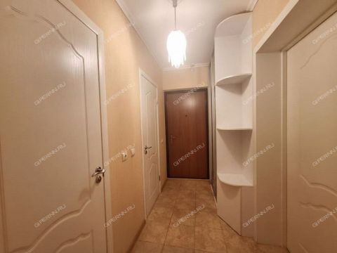 1-komnatnaya-ul-vyatskaya-d-1 фото