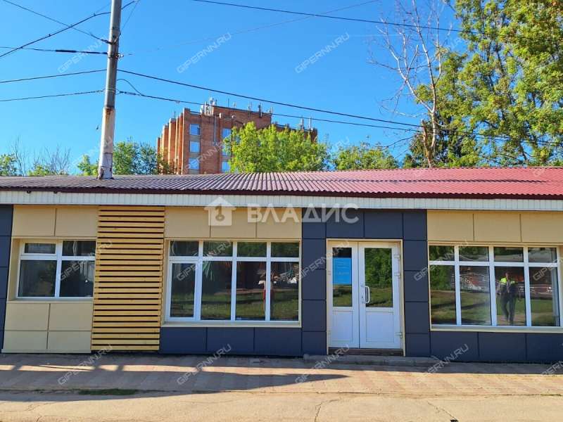 здание под торговую площадь на Гужевой улице