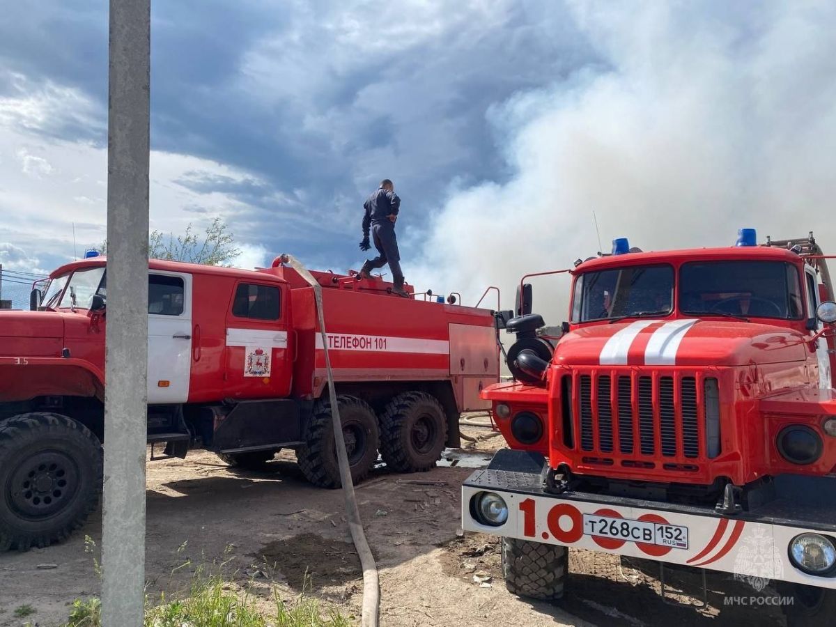 Пожар вспыхнул на мусороперерабатывающем предприятии под Богородском