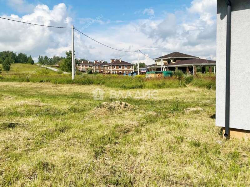 дом на улице Аверьянова деревня Студенец