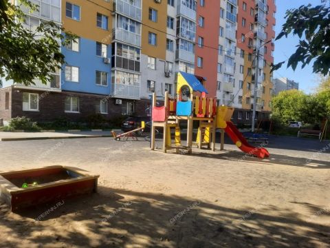 2-komnatnaya-ul-dvizhencev-d-34 фото