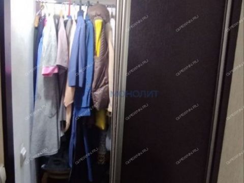 2-komnatnaya-ul-vyatskaya-d-1 фото