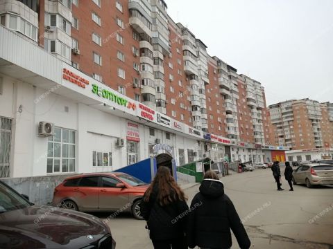 3-komnatnaya-ul-strokina-d-12 фото
