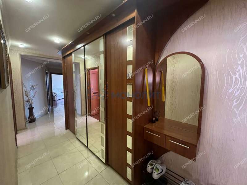 трёхкомнатная квартира на улице Бурденко дом 35