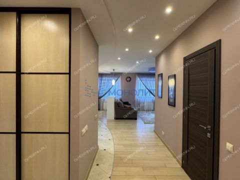 4-komnatnaya-ul-bonch-bruevicha-d-8a фото